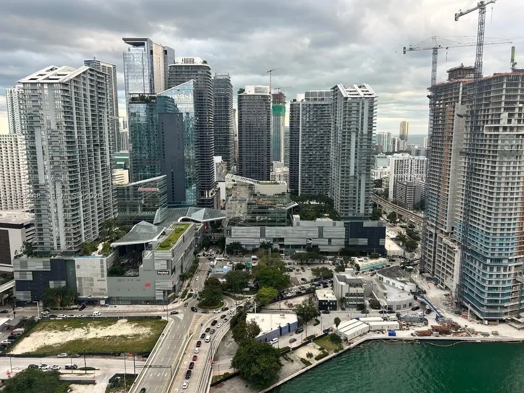 350 S Miami Avenue Miami FL 33130