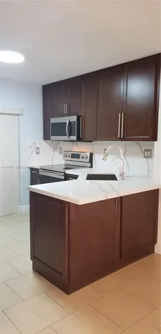 2425 W 76th Street Hialeah FL 33016