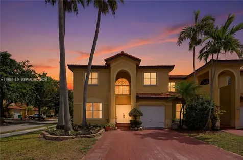 192 W Forest Oak Circle Davie FL 33325