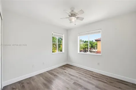 192 W Forest Oak Circle Davie FL 33325
