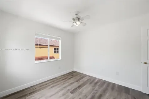 192 W Forest Oak Circle Davie FL 33325