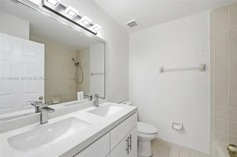 192 W Forest Oak Circle Davie FL 33325