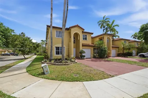 192 W Forest Oak Circle Davie FL 33325