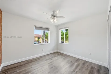 192 W Forest Oak Circle Davie FL 33325