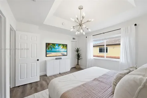 192 W Forest Oak Circle Davie FL 33325