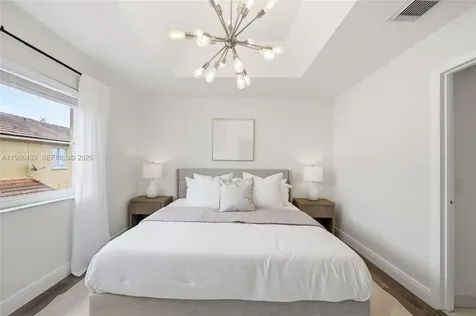 192 W Forest Oak Circle Davie FL 33325