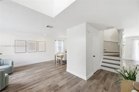 192 W Forest Oak Circle Davie FL 33325