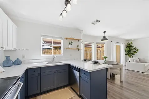 192 W Forest Oak Circle Davie FL 33325