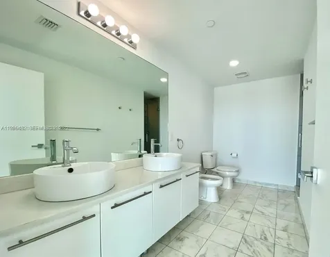 888 Biscayne Boulevard Miami FL 33132