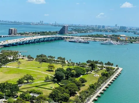 888 Biscayne Boulevard Miami FL 33132