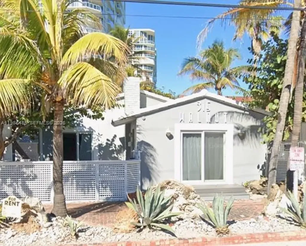 315 Walnut Street Hollywood FL 33019