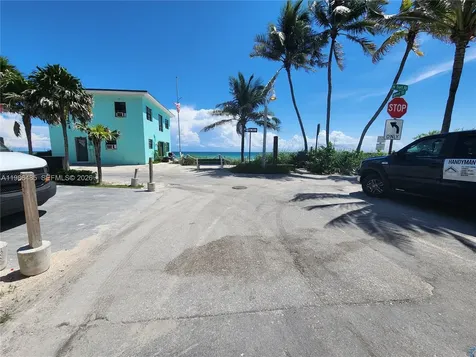 315 Walnut Street Hollywood FL 33019