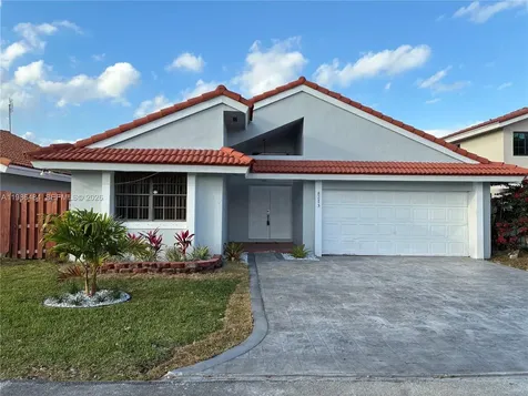 8273 NW 188th Terrace Hialeah FL 33015