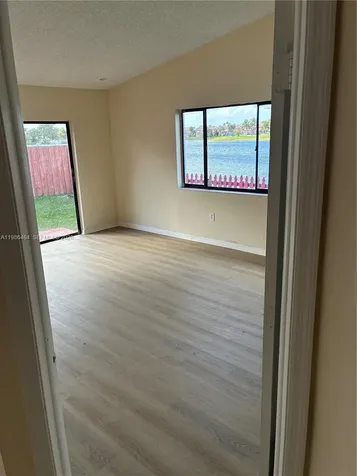 8273 NW 188th Terrace Hialeah FL 33015