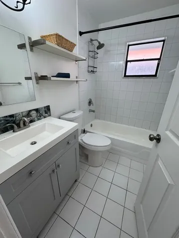 8273 NW 188th Terrace Hialeah FL 33015