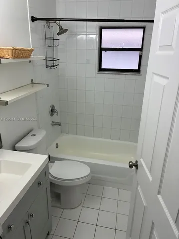 8273 NW 188th Terrace Hialeah FL 33015