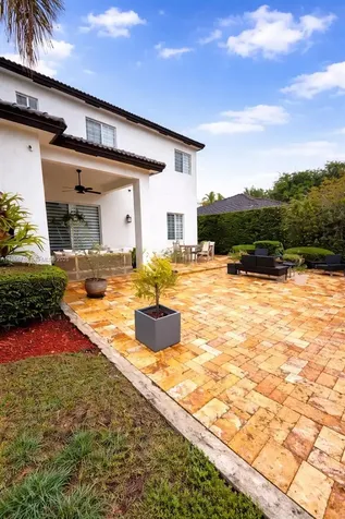 7770 NW 161st Terrace Miami Lakes FL 33016