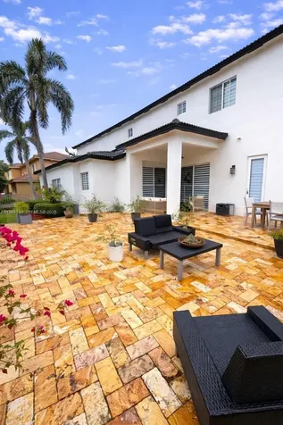 7770 NW 161st Terrace Miami Lakes FL 33016
