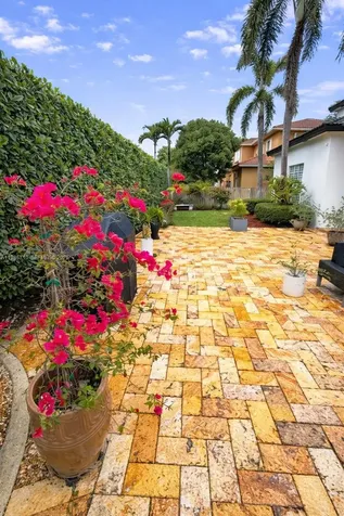 7770 NW 161st Terrace Miami Lakes FL 33016