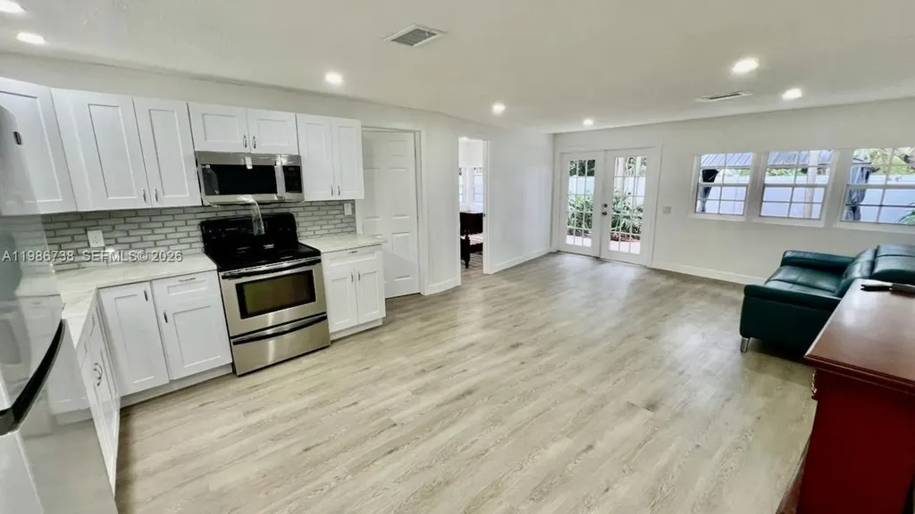 48 SW 14th Street Dania Beach FL 33004
