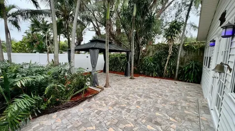 48 SW 14th Street Dania Beach FL 33004