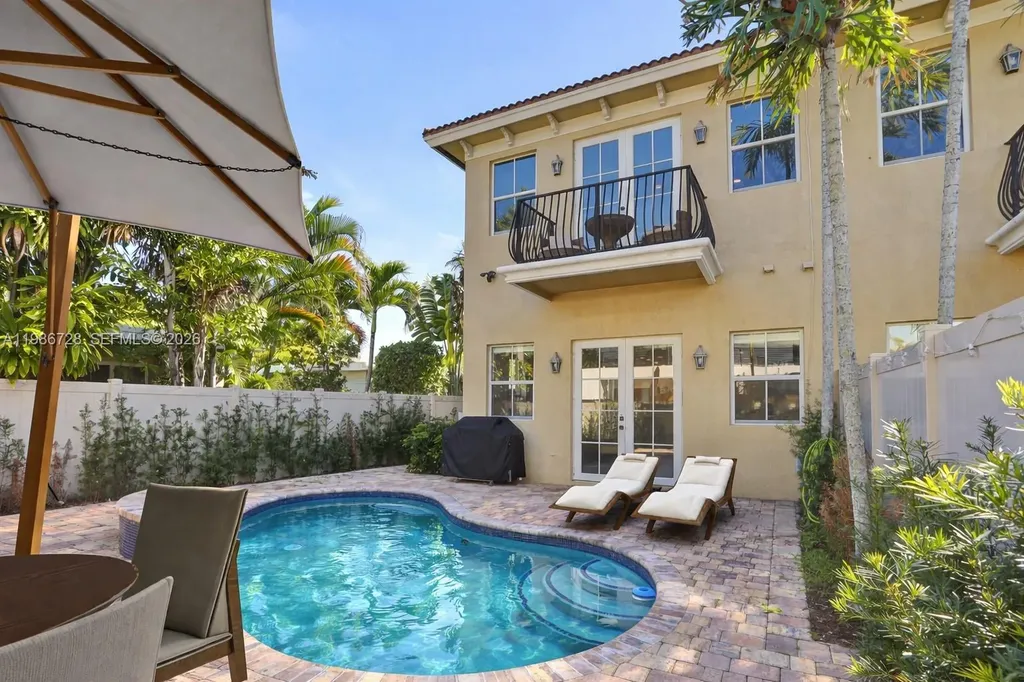 1121 NE 14th Avenue Fort Lauderdale FL 33304