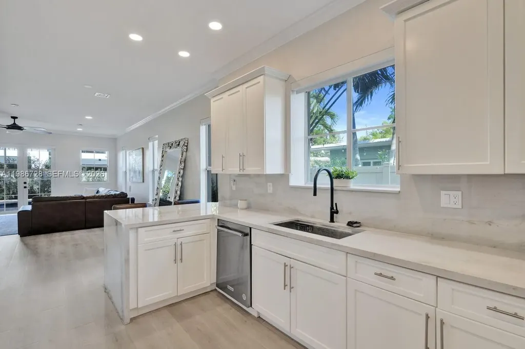 1121 NE 14th Avenue Fort Lauderdale FL 33304