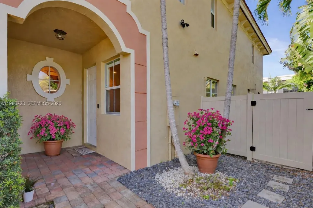1121 NE 14th Avenue Fort Lauderdale FL 33304