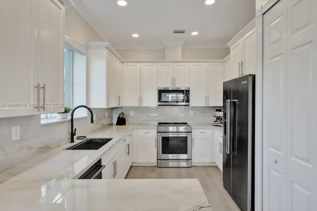 1121 NE 14th Avenue Fort Lauderdale FL 33304