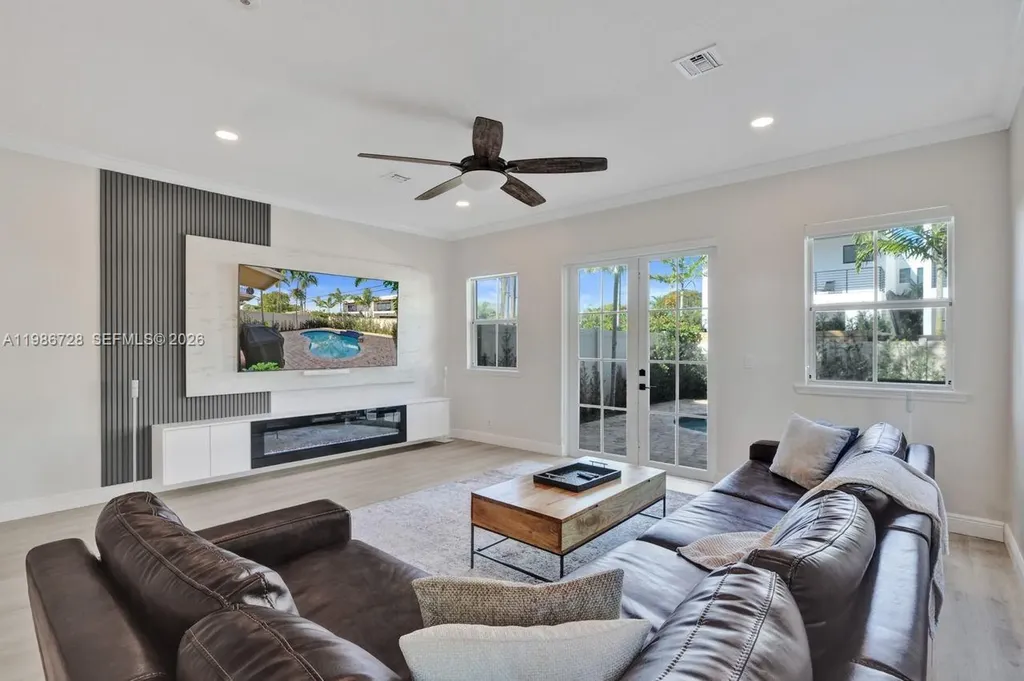 1121 NE 14th Avenue Fort Lauderdale FL 33304