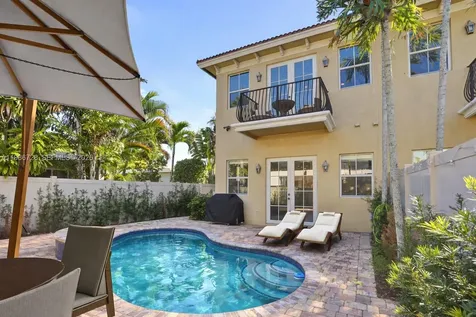 1121 NE 14th Avenue Fort Lauderdale FL 33304