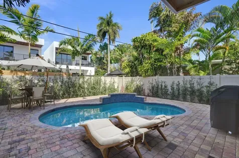 1121 NE 14th Avenue Fort Lauderdale FL 33304