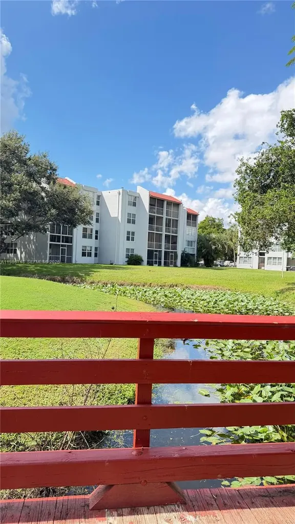 9461 Evergreen Place Davie FL 33324