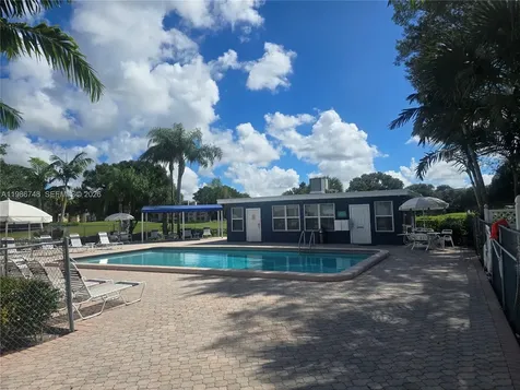 9461 Evergreen Place Davie FL 33324