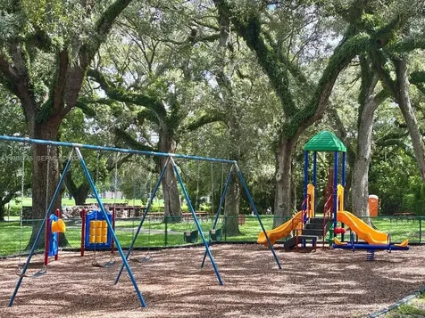 9461 Evergreen Place Davie FL 33324