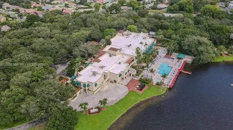 9461 Evergreen Place Davie FL 33324