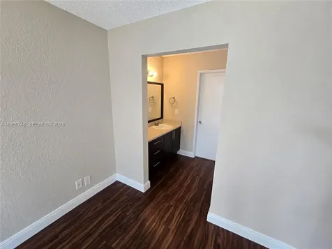 9461 Evergreen Place Davie FL 33324
