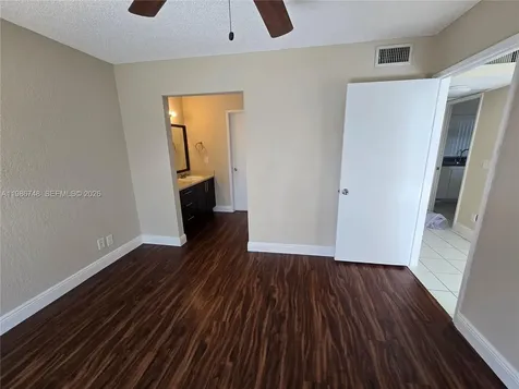 9461 Evergreen Place Davie FL 33324