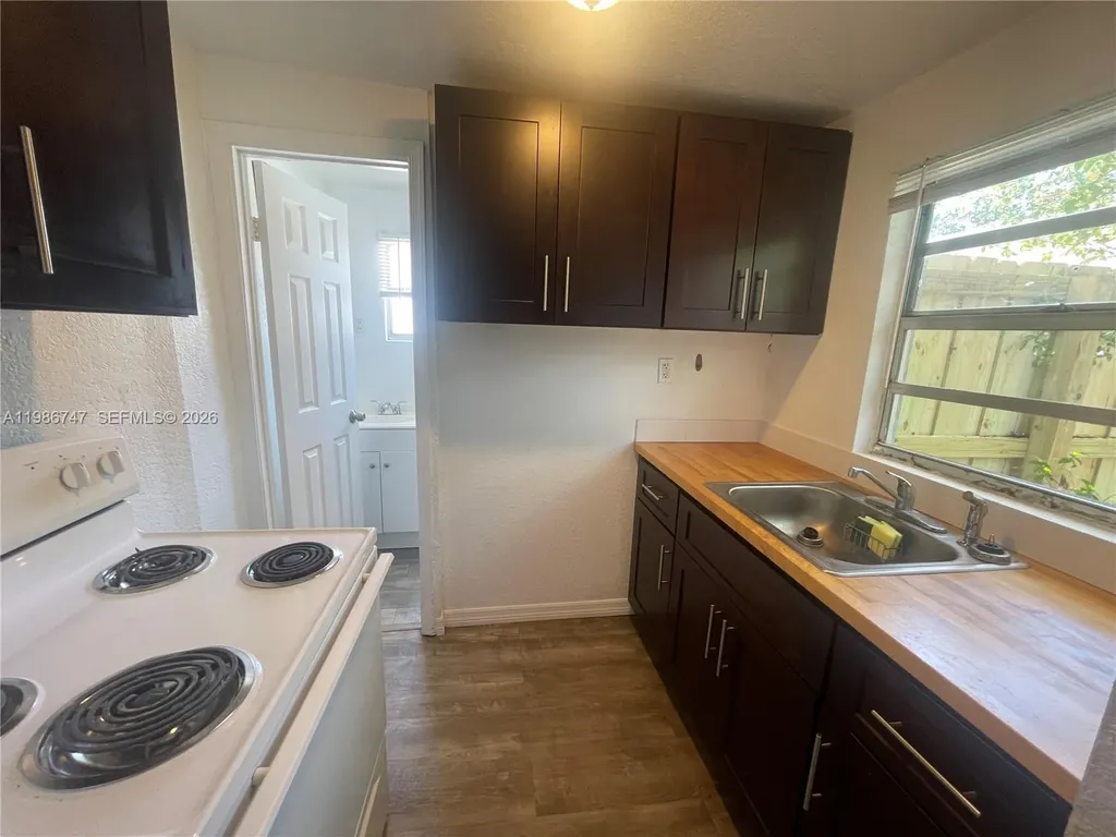 5738 Garfield Street Hollywood FL 33021