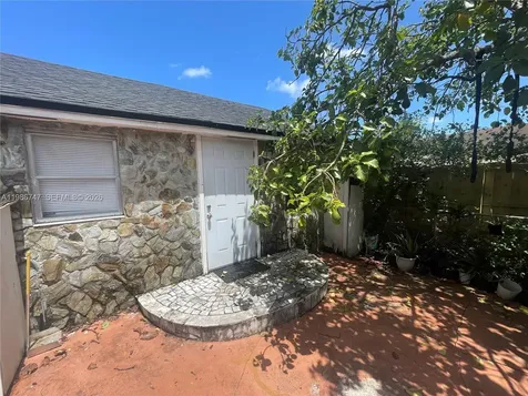 5738 Garfield Street Hollywood FL 33021