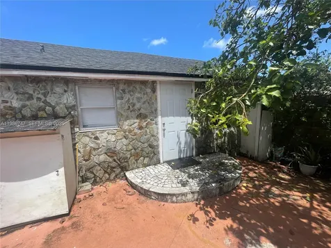 5738 Garfield Street Hollywood FL 33021