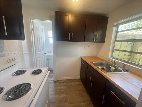 5738 Garfield Street Hollywood FL 33021