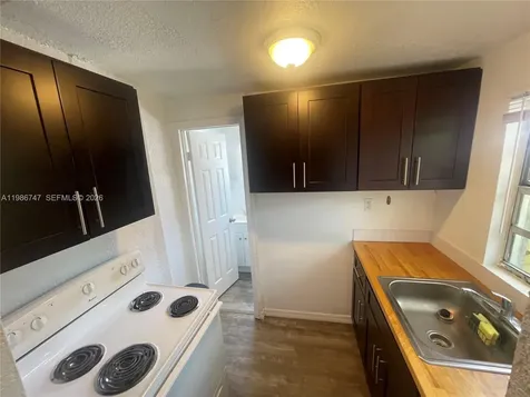 5738 Garfield Street Hollywood FL 33021