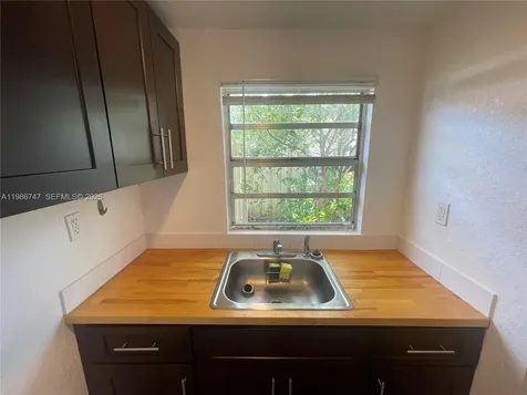 5738 Garfield Street Hollywood FL 33021
