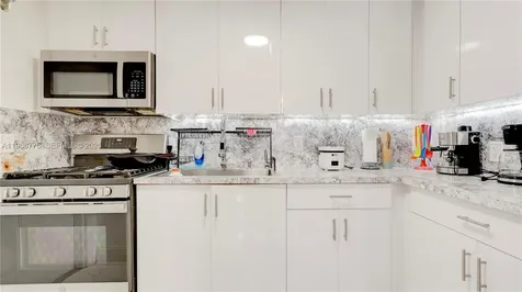 10529 NW 35th Avenue Miami FL 33147