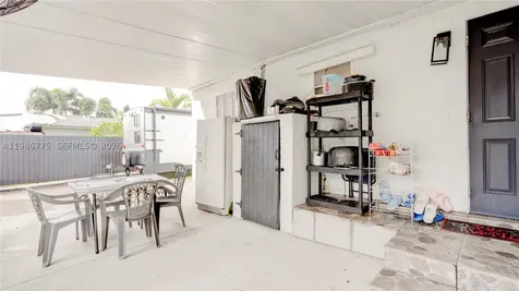 10529 NW 35th Avenue Miami FL 33147
