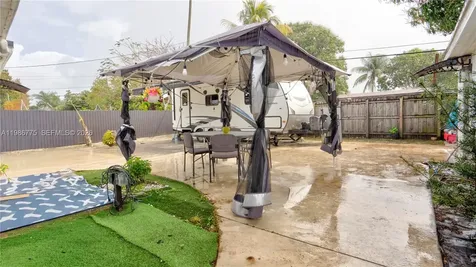 10529 NW 35th Avenue Miami FL 33147