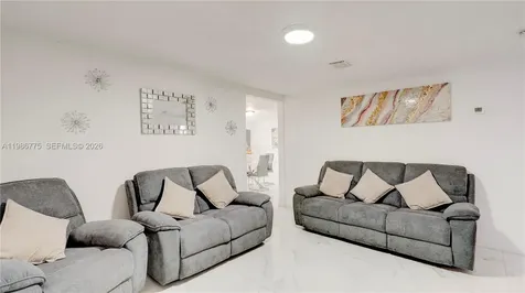 10529 NW 35th Avenue Miami FL 33147