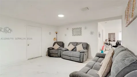 10529 NW 35th Avenue Miami FL 33147