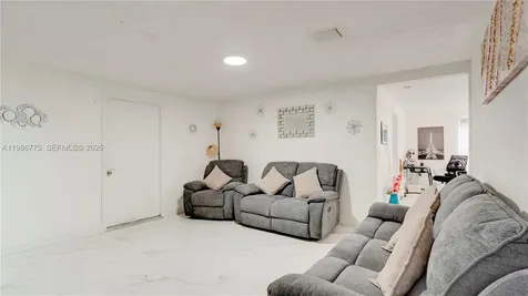 10529 NW 35th Avenue Miami FL 33147